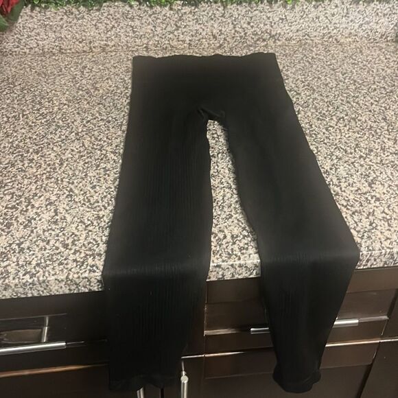 Ladies SPANX CROPPED HI WAISTED LEGGINGS - Picture 4 of 4